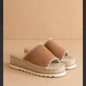 Woven Platform Slide Sandals in Tan